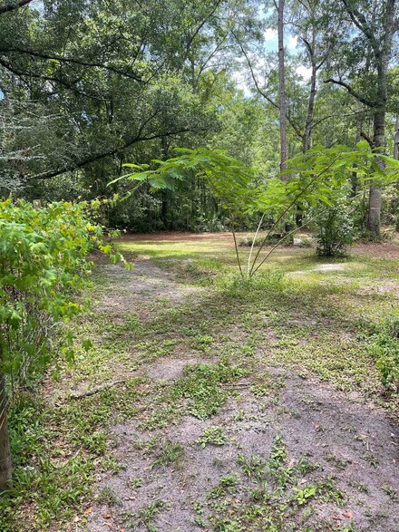 1109 E Roberts Aman Rd, Perry, FL 32347