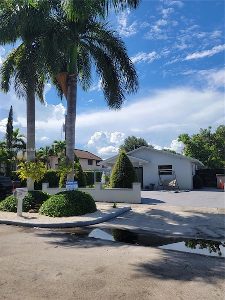 25 E 53rd Terrace, Hialeah, FL 33013