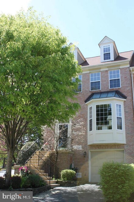 7414 Gillingham Row, Alexandria, VA 22315
