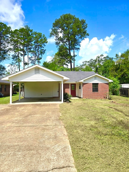 219 Kermit St, Columbus, MS 39702