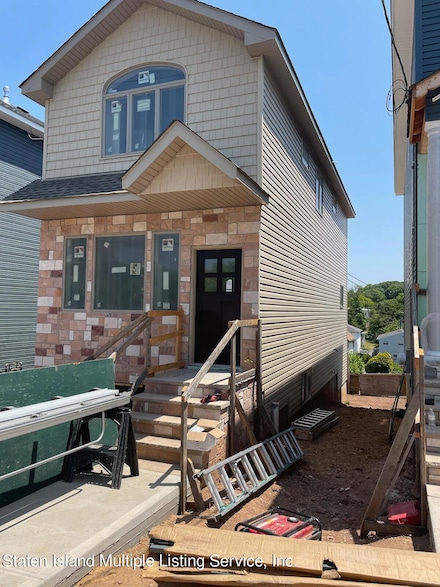 226 Fingerboard Rd, Staten Island, NY 10305