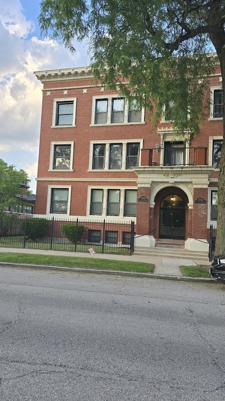 3733 S Lake Park Ave Unit 1, Chicago, IL 60653