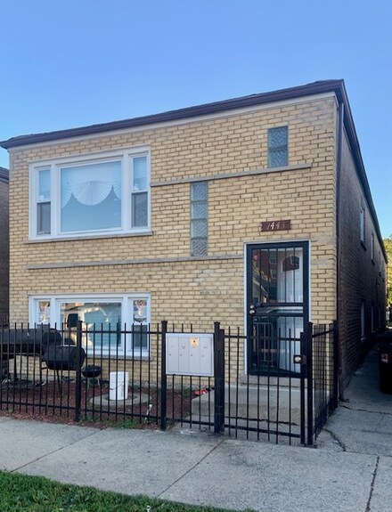 7443 W 64th St, Summit, IL 60501