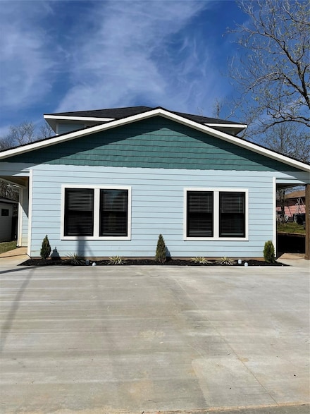 1311 S 5th Ave Unit 1311, Denison, TX 75021