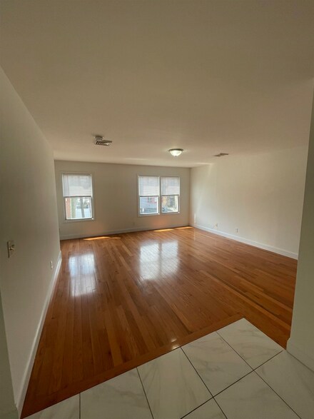 734 Garfield Ave Unit 2, Jersey City, NJ 07305