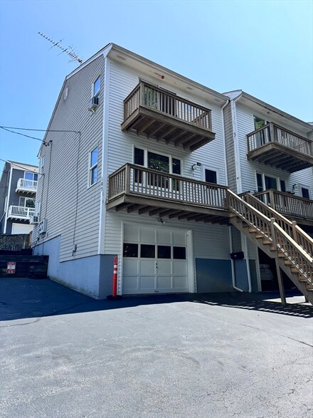 103 Valentine St Unit 1, Fall River, MA 02720