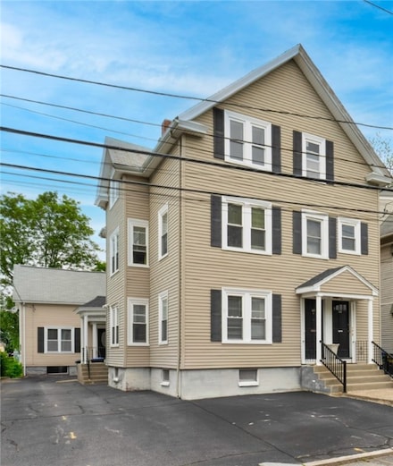 48 Hillside Ave, Providence, RI 02906