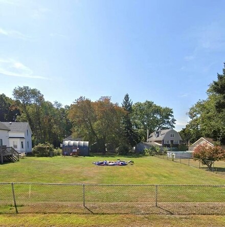 19 Clifton St, Lowell, MA 01852