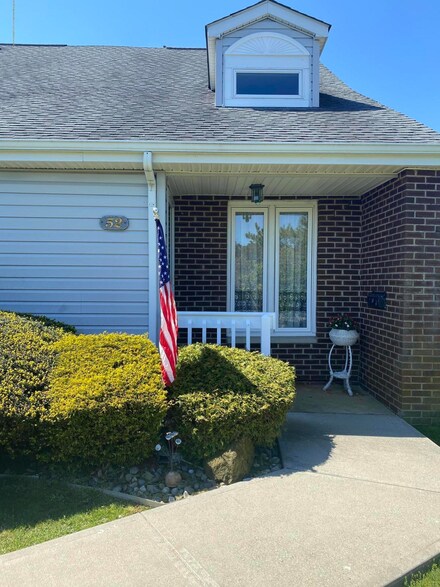 25 Meadow Ave Unit 52, Monmouth Beach, NJ 07750
