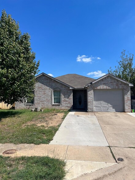 822 Amarosa Rd, Dallas, TX 75217