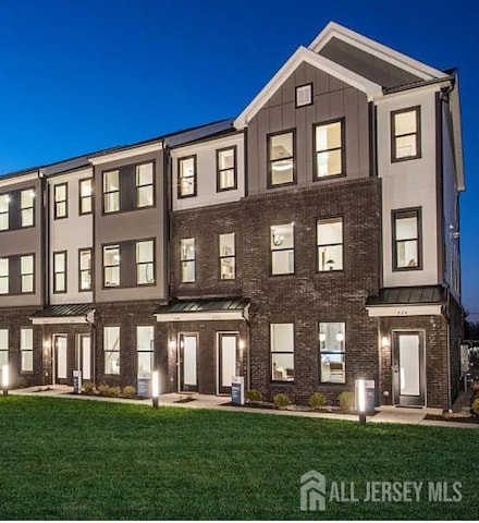 307 Peyton Place, New Brunswick, NJ 08901