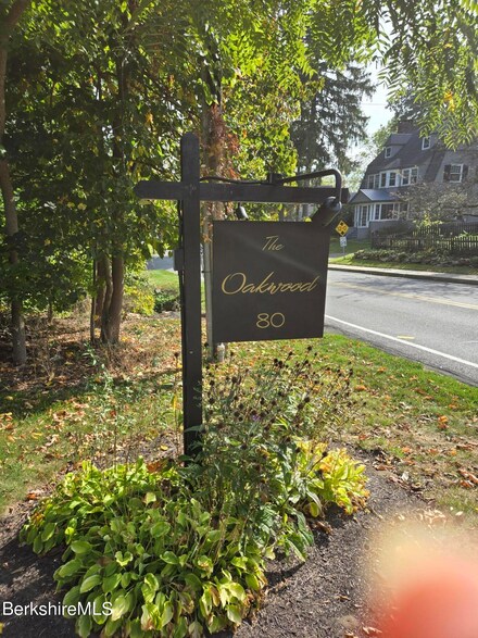 80 Taconic Ave, Great Barrington, MA 01230