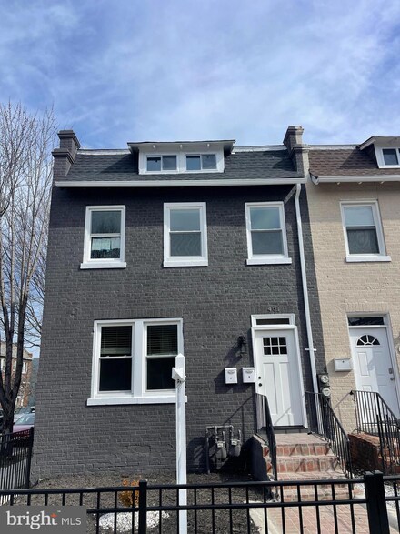 461 15th St NE, Washington, DC 20002