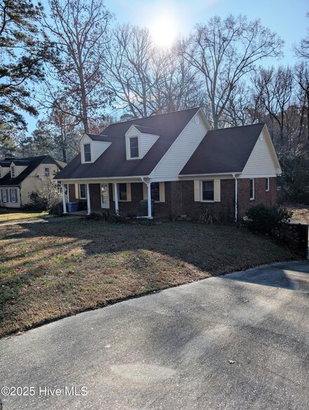 1009 Cardinal Dr NW, Wilson, NC 27896