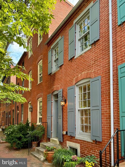 119 W Hill St, Baltimore, MD 21230