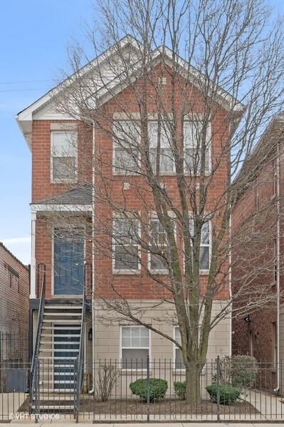 649 W Division St Unit B, Chicago, IL 60610