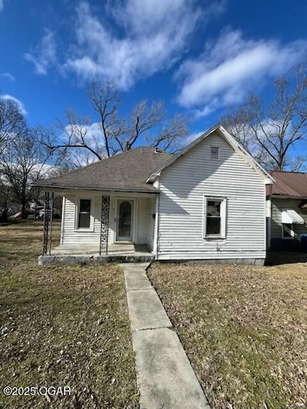 422 N Tennessee Ave, Carterville, MO 64835