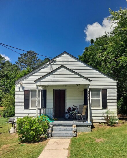 709 Monroe St, Farmville, VA 23901