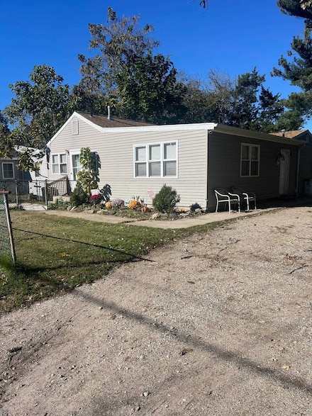 27 E New York Ave, Villas, NJ 08251