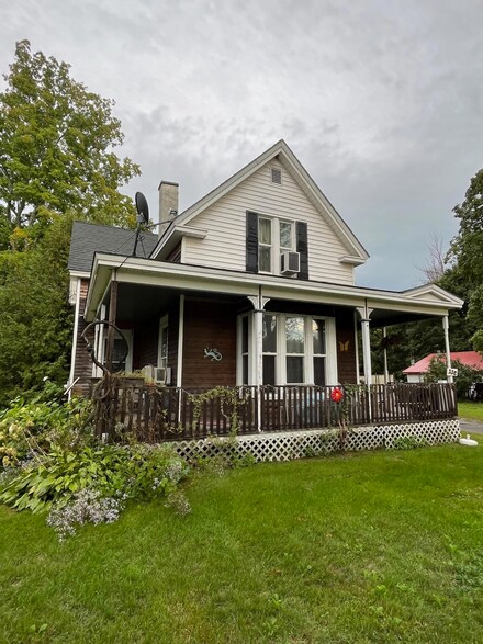 112 Main St, Skowhegan, ME 04976