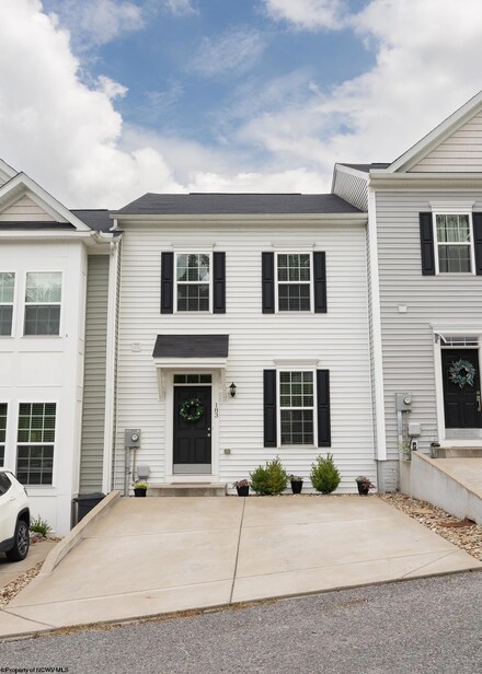 183 Falling Leaf Ln, Morgantown, WV 26501