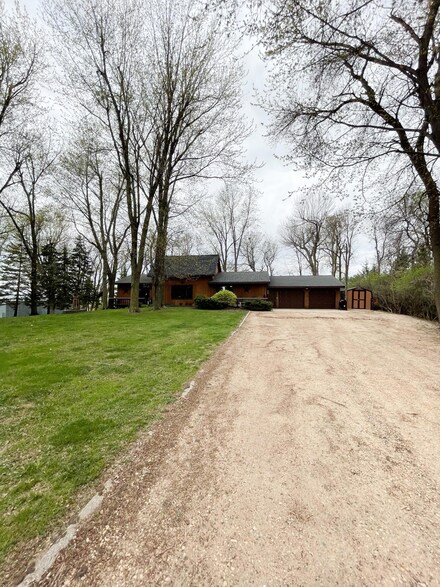 32303 Read Ave, Worthington, MN 56187