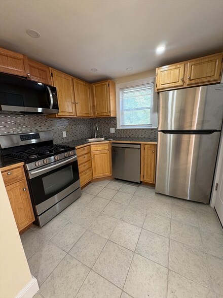 84 Gladeside Ave Unit 1, Mattapan, MA 02126