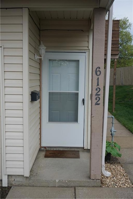 6122 E 127th St, Grandview, MO 64030