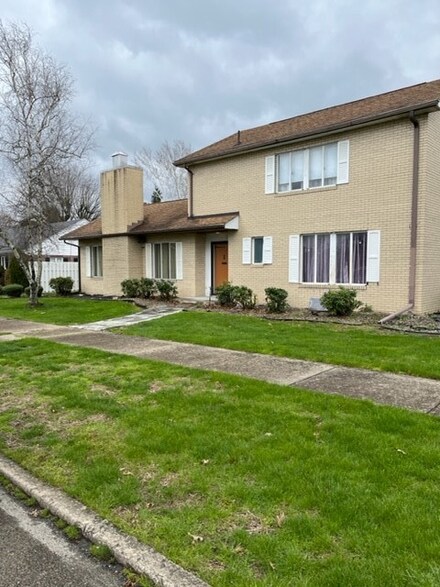 131 Stockton Ave, Uniontown, PA 15401