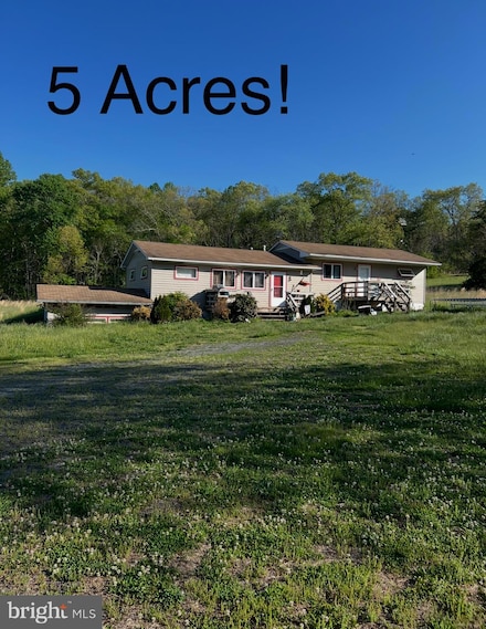 3721 W Hoover Rd, Haywood, VA 22722