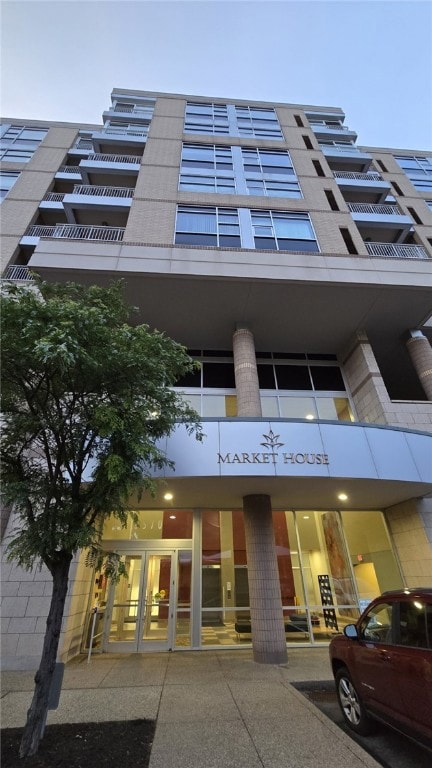 5570 Centre Ave Unit 502, Pittsburgh, PA 15232