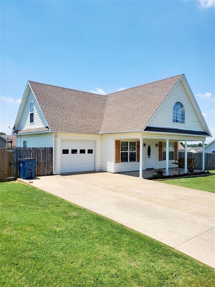 184 Taylor Dr, Bells, TN 38006