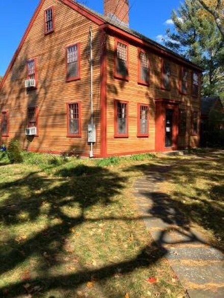 35 Hyde St, Weymouth, MA 02188