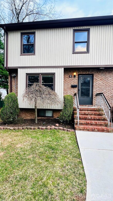 79 Highview Dr, Woodbridge, NJ 07095