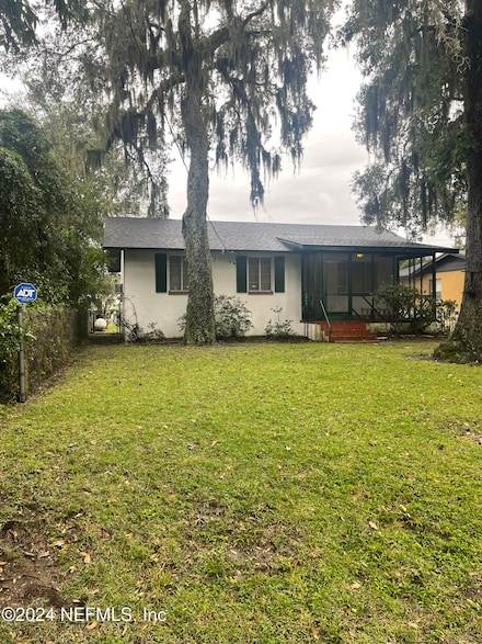 7449 Laura St N, Jacksonville, FL 32208