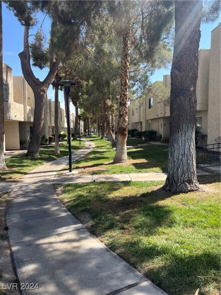 2620 Matogroso Ln, Las Vegas, NV 89121
