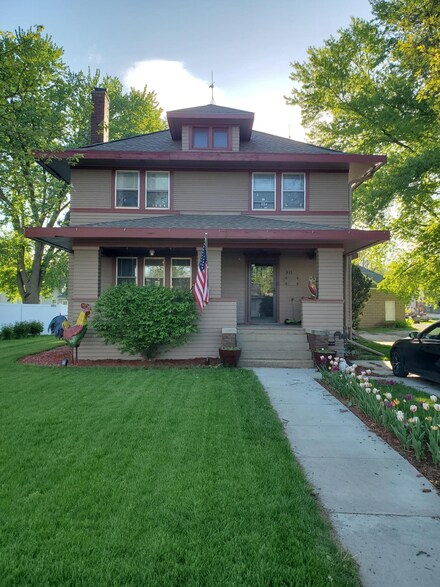 311 N 2nd Ave, Logan, IA 51546