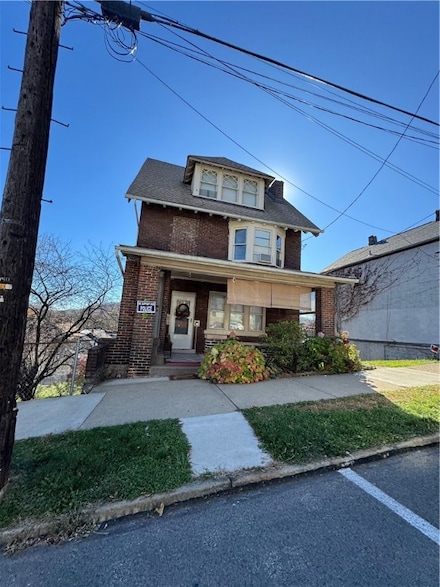 319 3rd St, Pitcairn, PA 15140