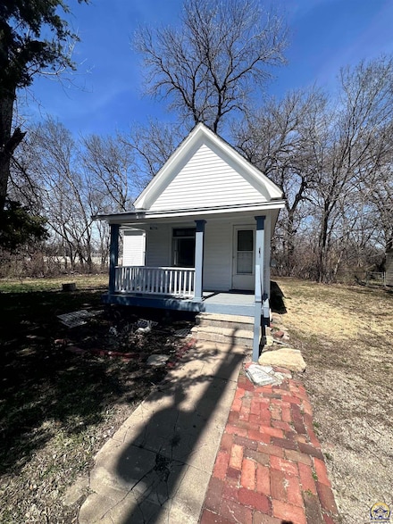 1018 SW 22nd St, Topeka, KS 66611
