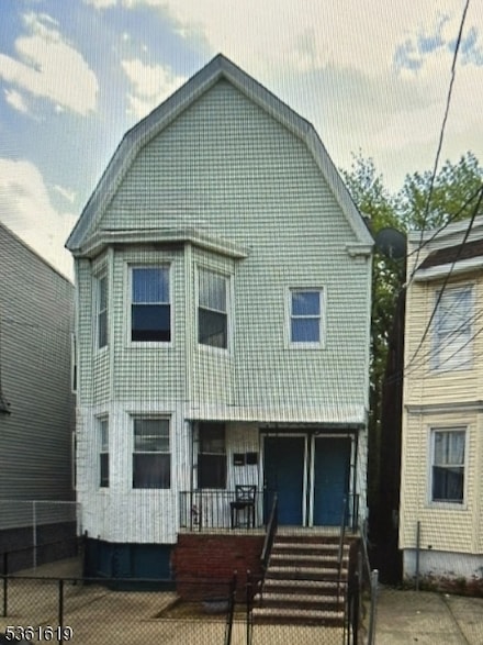 217 Bidwell Ave, Jersey City, NJ 07305