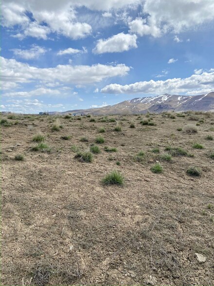 1 Acre Lance Dr, Elko, NV 89801