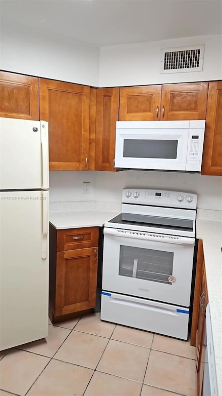 210 Lake Pointe Dr Unit 203, Oakland Park, FL 33309