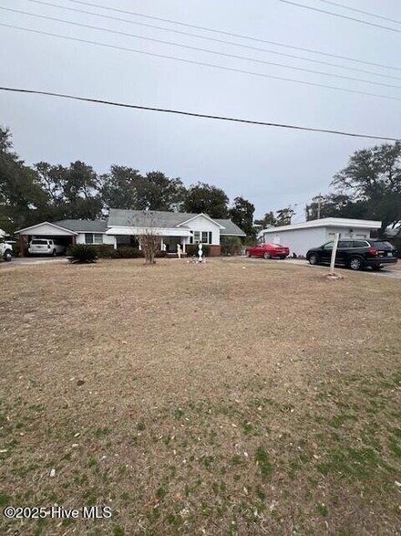 329 Cape Lookout Dr, Harkers Island, NC 28531