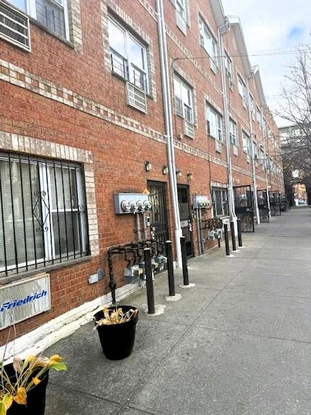 582 van Siclen Ave Unit 3, Brooklyn, NY 11207