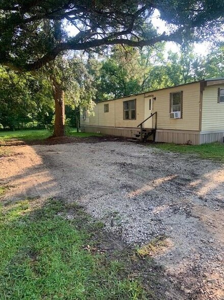4574 Elk Dr, Orange, TX 77630