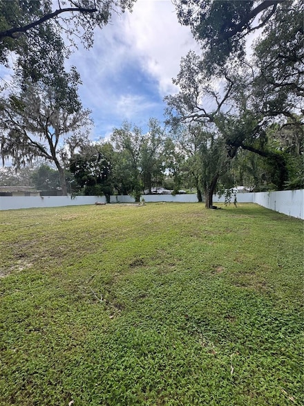 2211 Keuka Ave, Leesburg, FL 34748