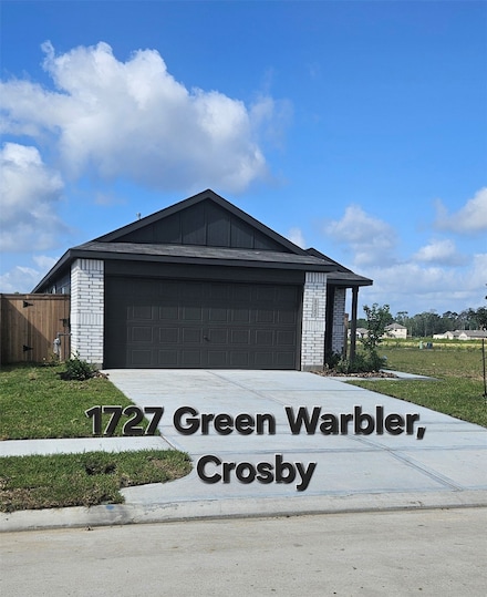 1727 Green Warbler Ln, Crosby, TX 77532