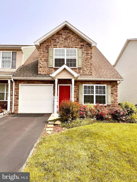 492 Thumper Dr, Ranson, WV 25438