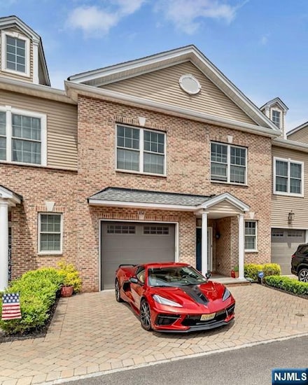 152 Rio Vista Ln, Northvale, NJ 07647