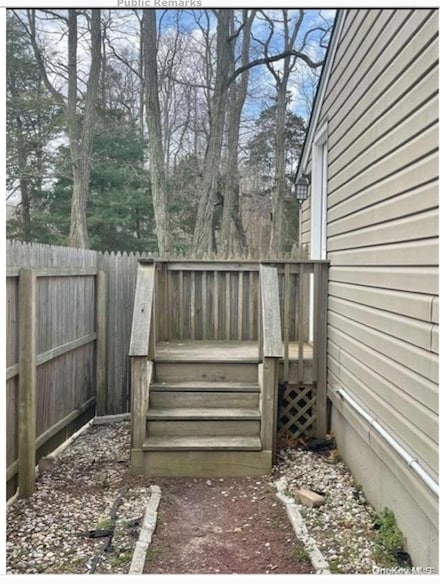 20 Wellington Rd, Middle Island, NY 11953